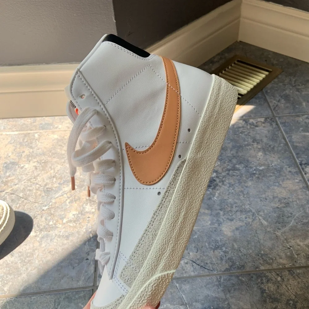 Pink Nike blazers size 9.5 women’s 8 men’s - Picture 4 of 7